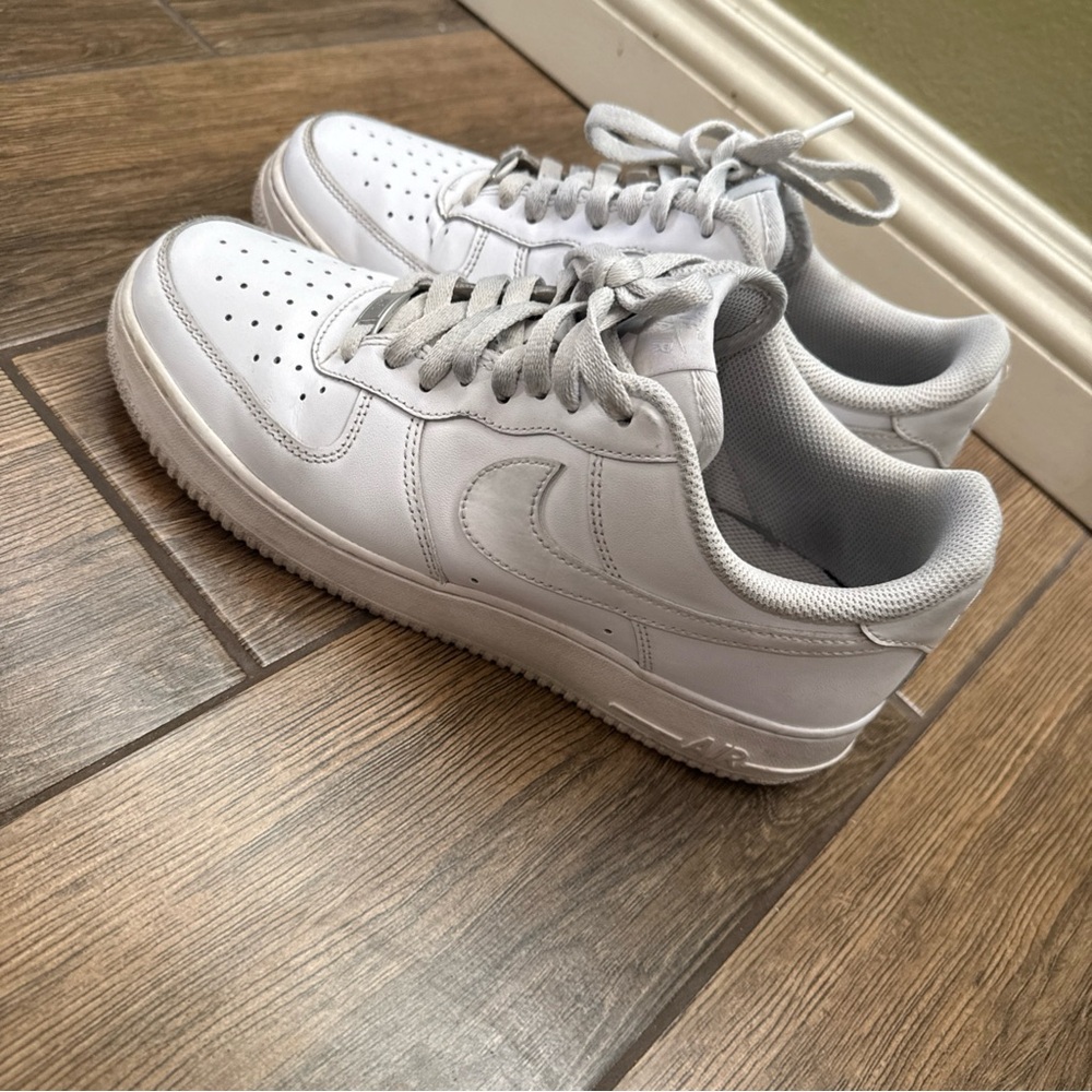 Nike Air Force 1 Shoes Mens Size 9 Triple White Sneakers Athletic Low AF1